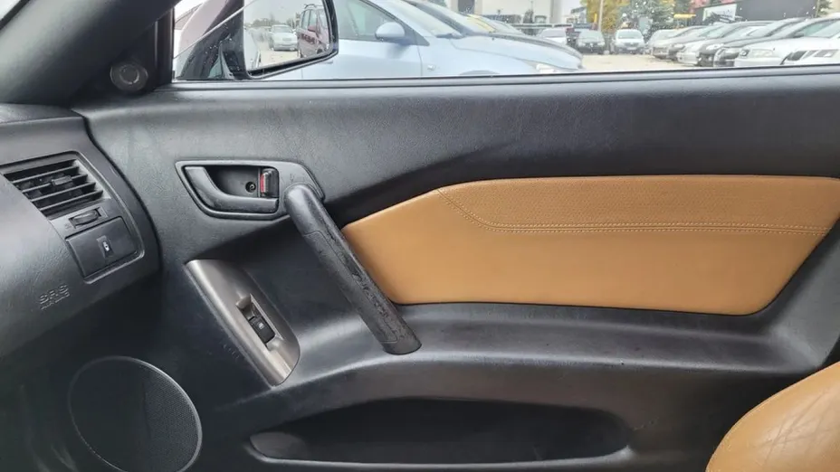 HYUNDAI Coupe -