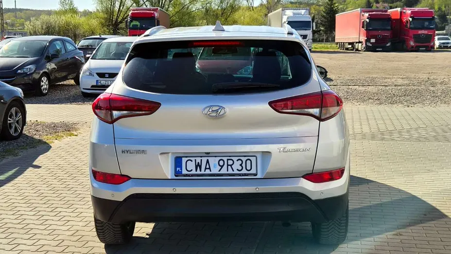 HYUNDAI Tucson -