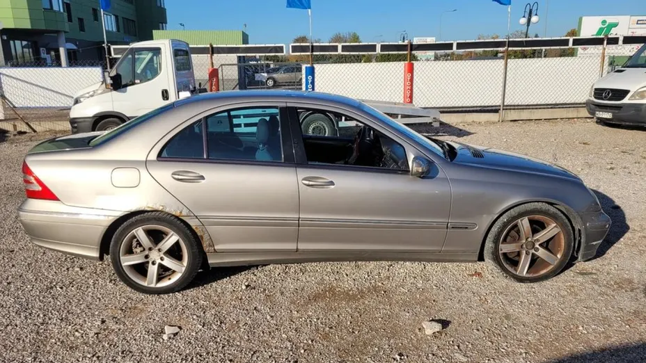 MERCEDES-BENZ C Klasa -
