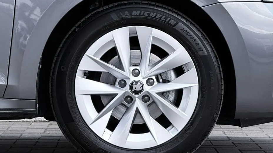 SKODA Octavia -