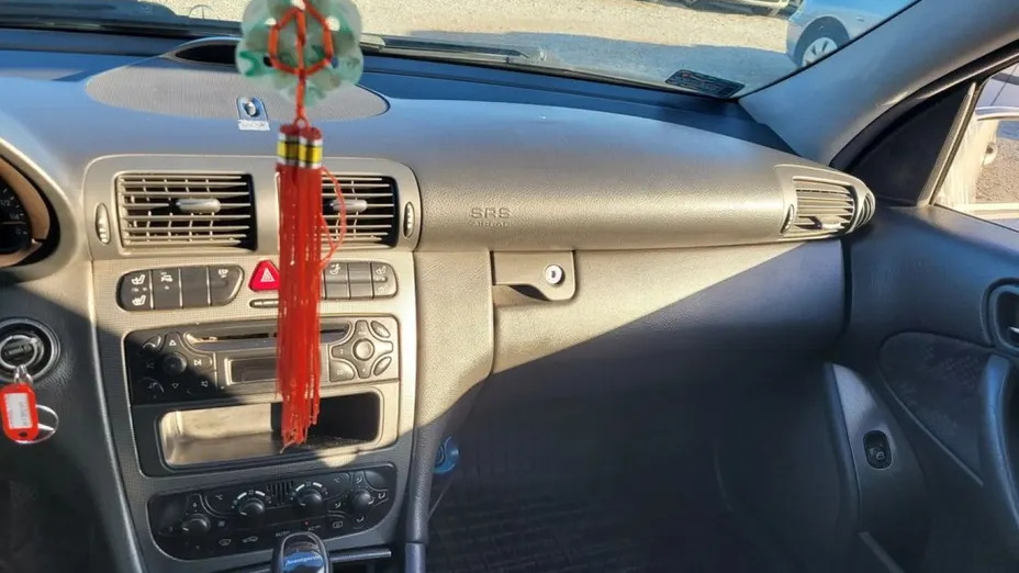 MERCEDES-BENZ C Klasa -