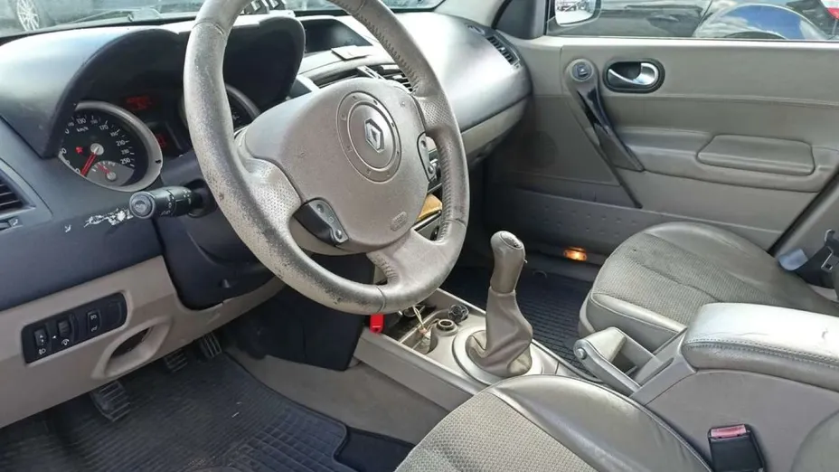 RENAULT Megane -