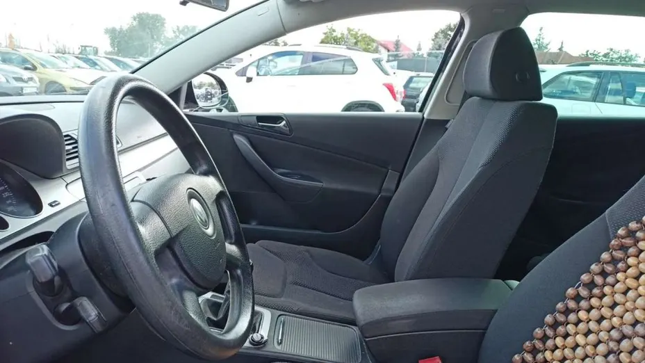 VOLKSWAGEN Passat -