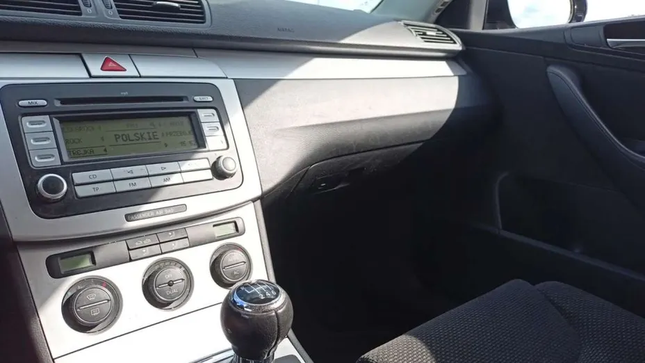VOLKSWAGEN Passat -