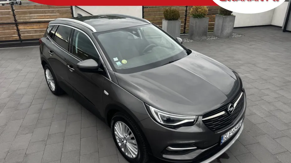 OPEL Grandland X -