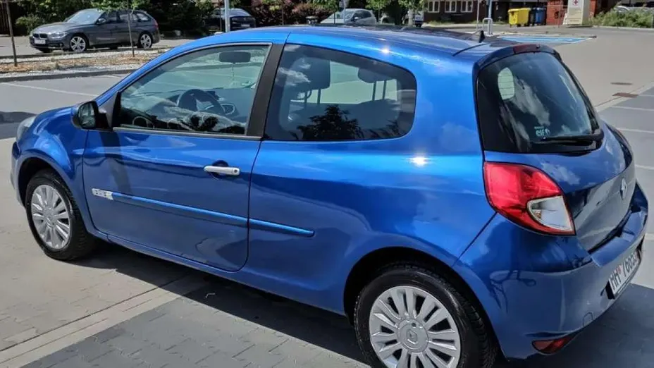 RENAULT Clio -
