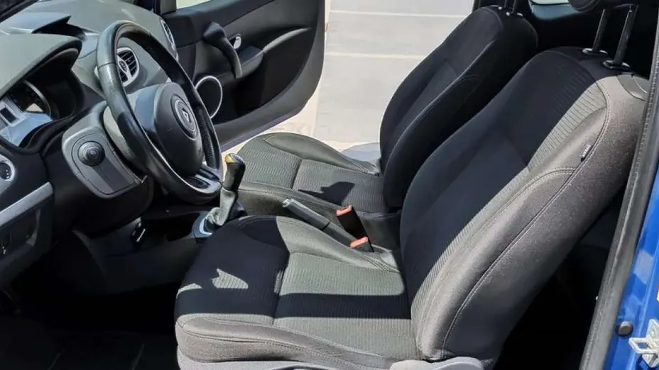 RENAULT Clio -