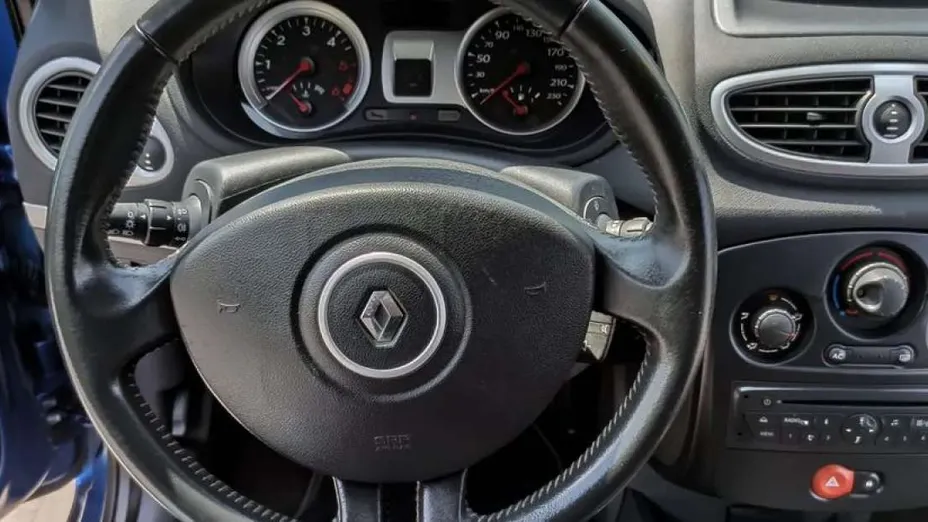 RENAULT Clio -