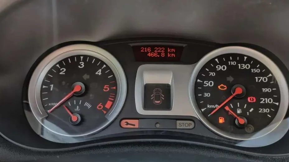 RENAULT Clio -