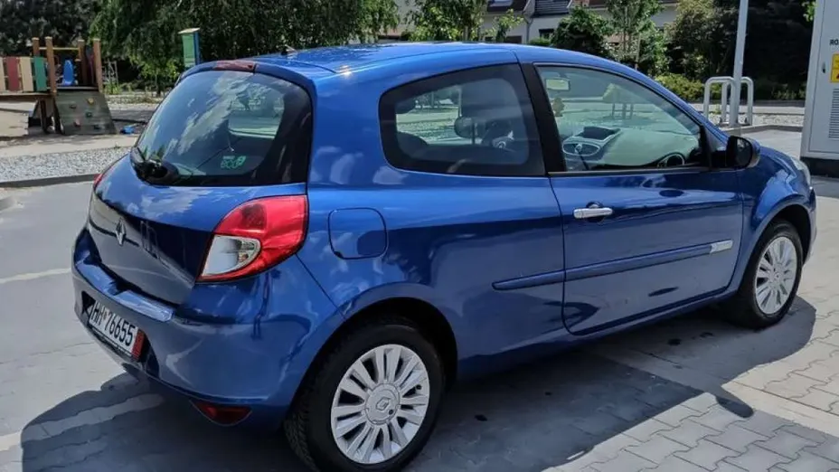 RENAULT Clio -