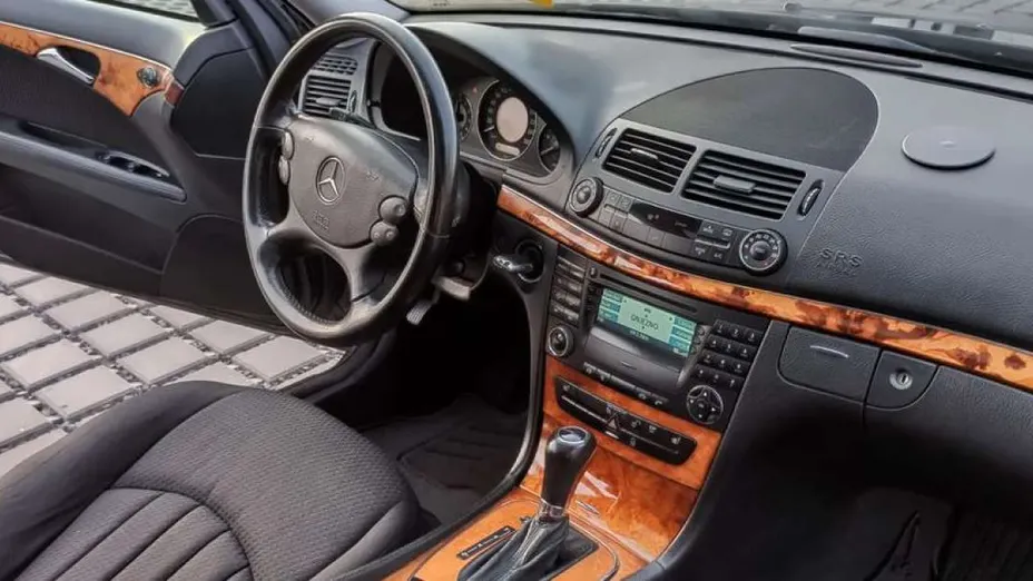 MERCEDES-BENZ E Klasa -