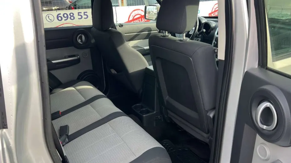 DODGE Nitro -
