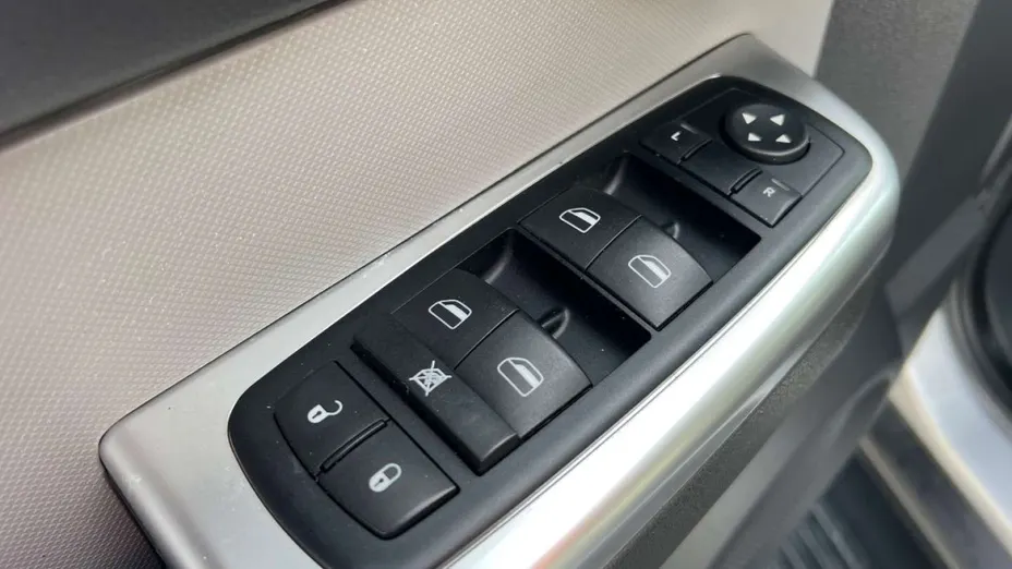 DODGE Nitro -