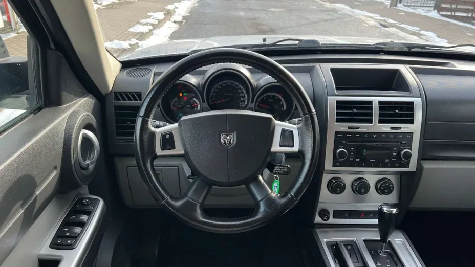 DODGE Nitro -