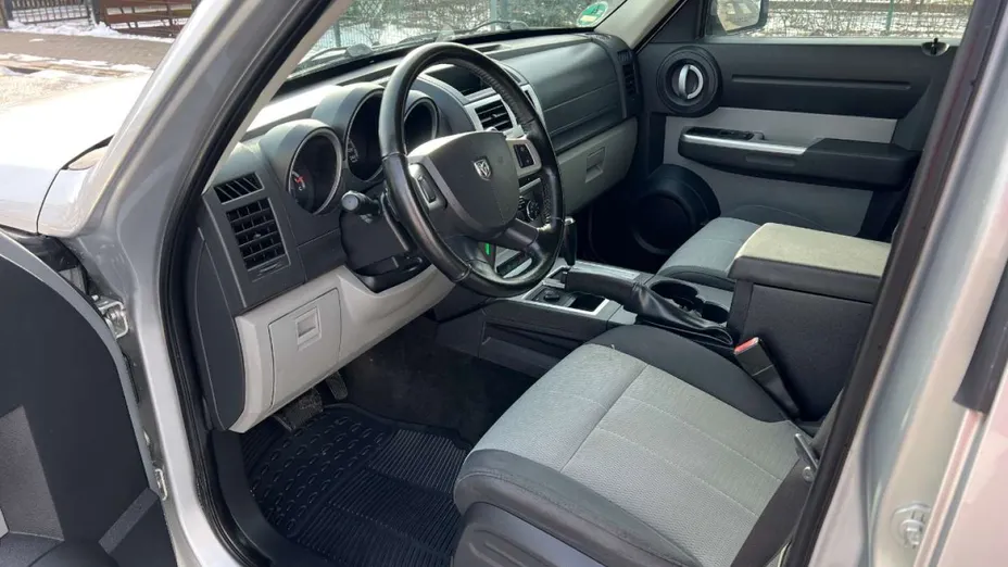 DODGE Nitro -