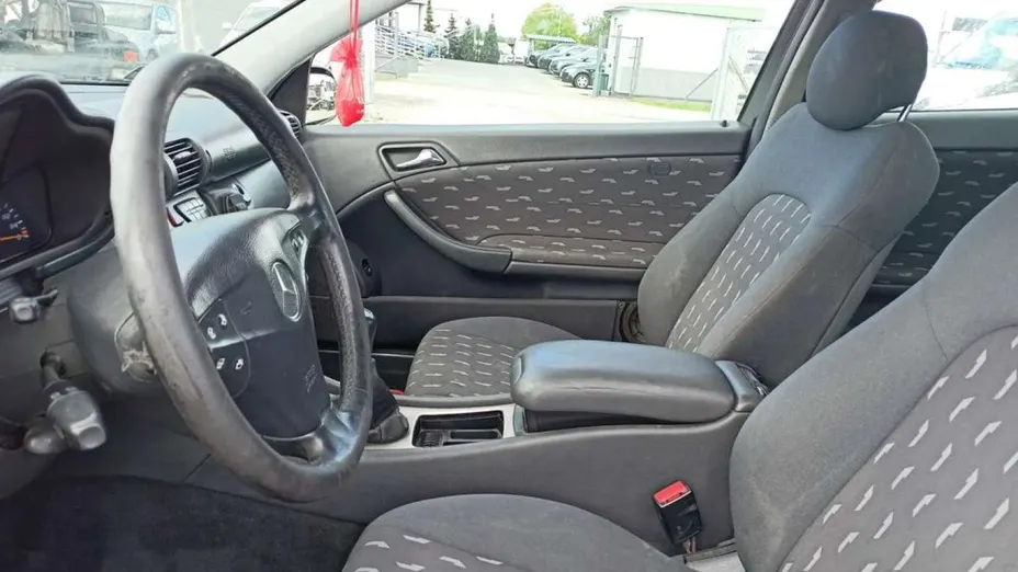 MERCEDES-BENZ C Klasa -