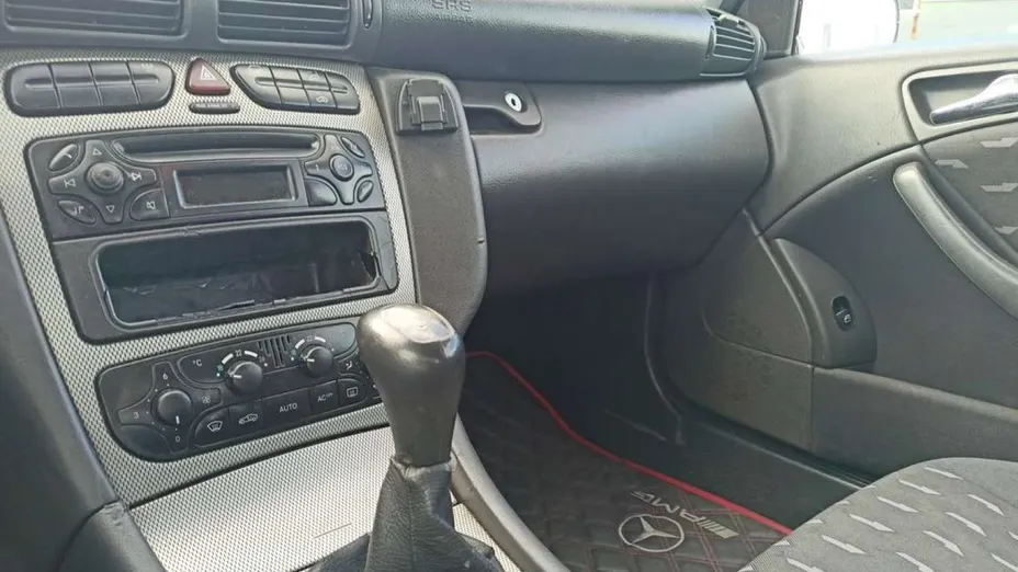 MERCEDES-BENZ C Klasa -