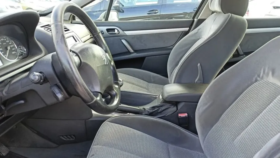 PEUGEOT 407 -