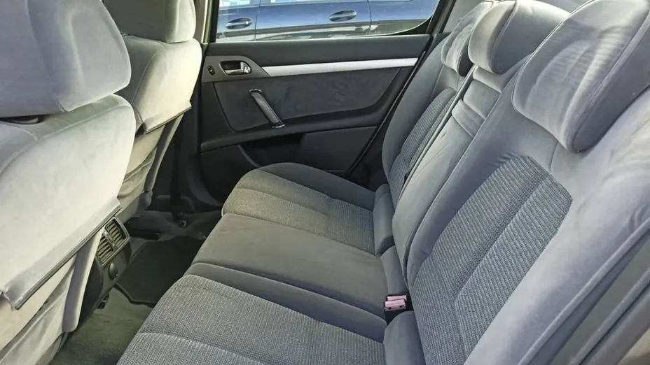 PEUGEOT 407 -