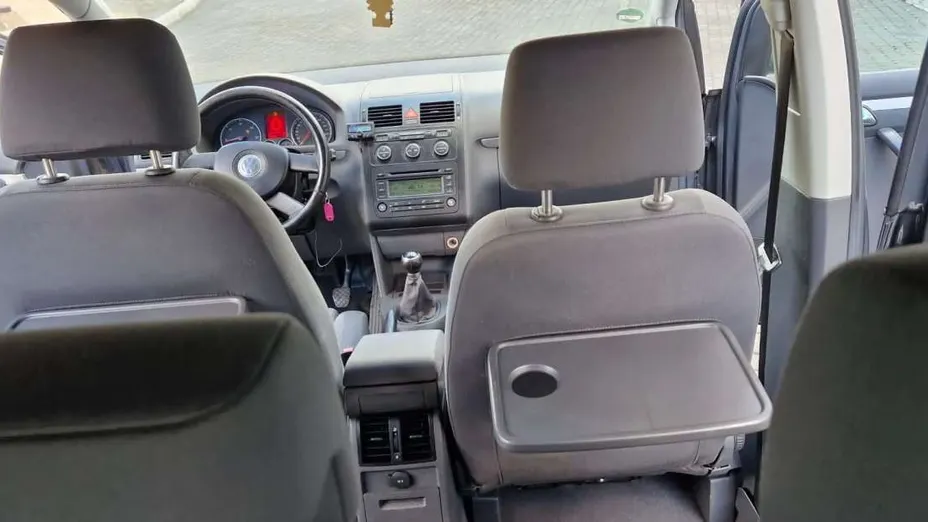 VOLKSWAGEN Touran -