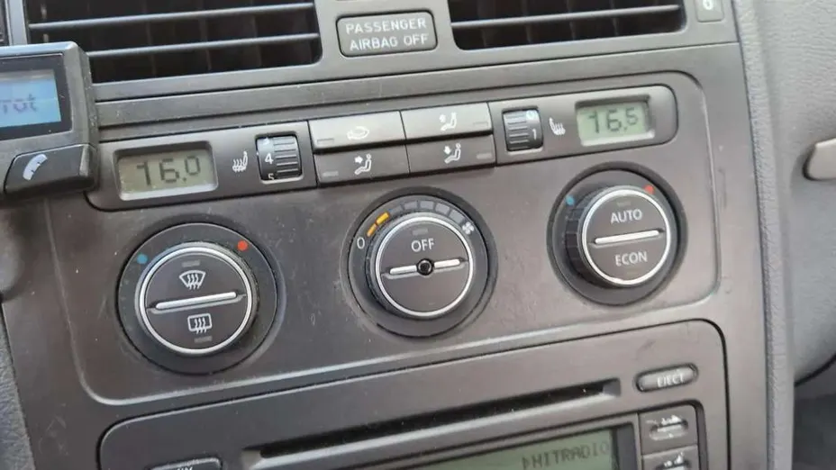 VOLKSWAGEN Touran -