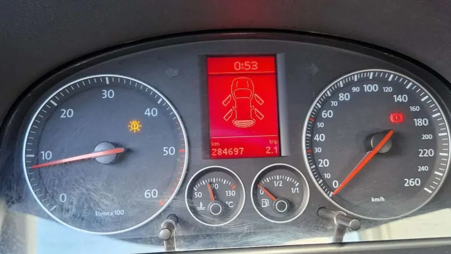 VOLKSWAGEN Touran -