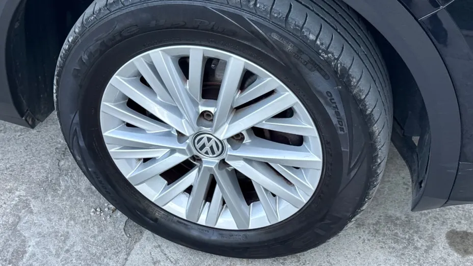 VOLKSWAGEN T-ROC -