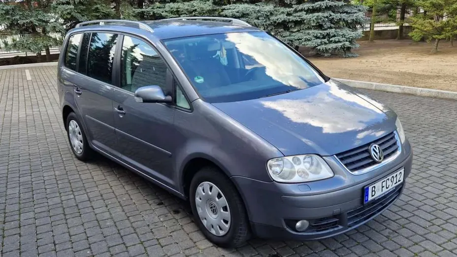 VOLKSWAGEN Touran -