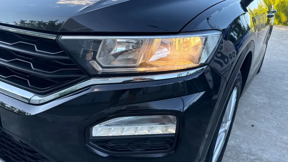 VOLKSWAGEN T-ROC -