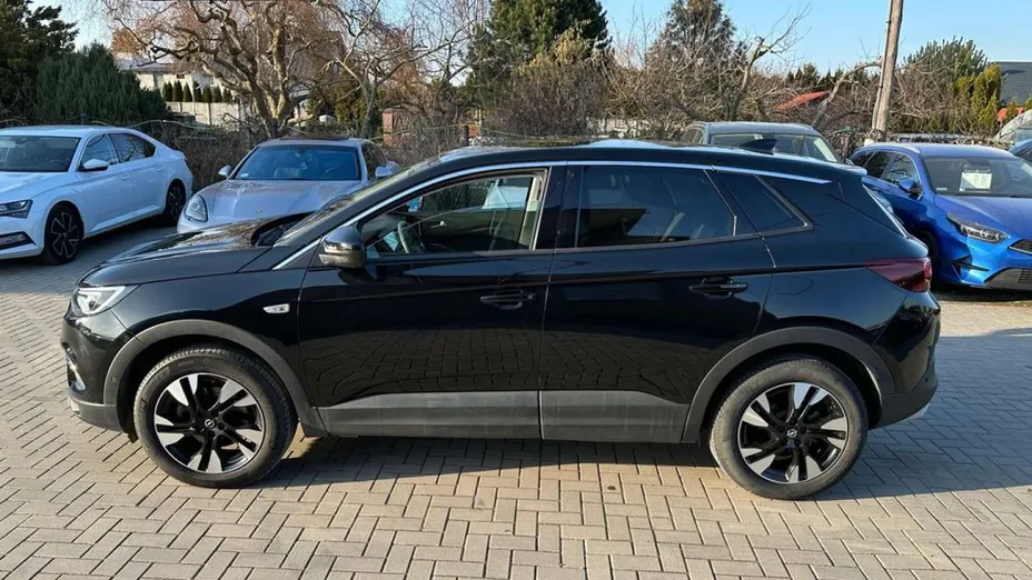 OPEL Grandland X -
