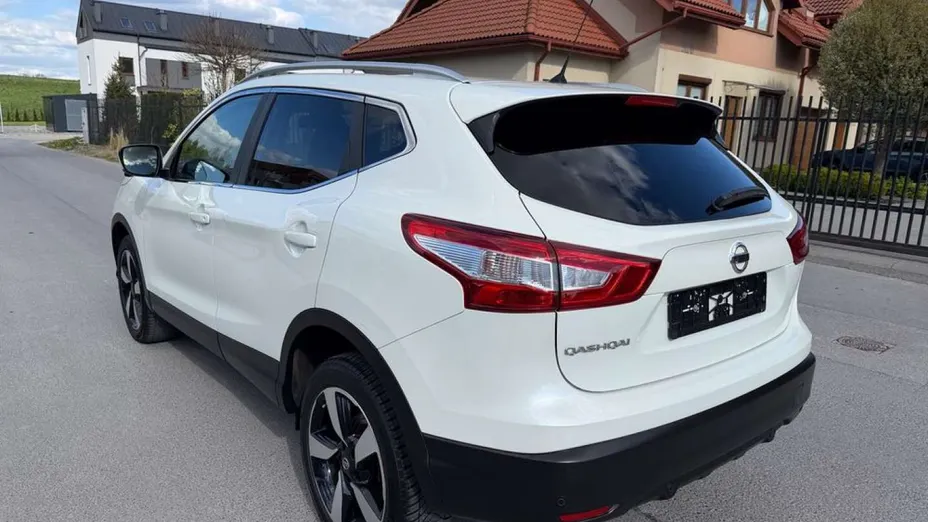 NISSAN Qashqai -