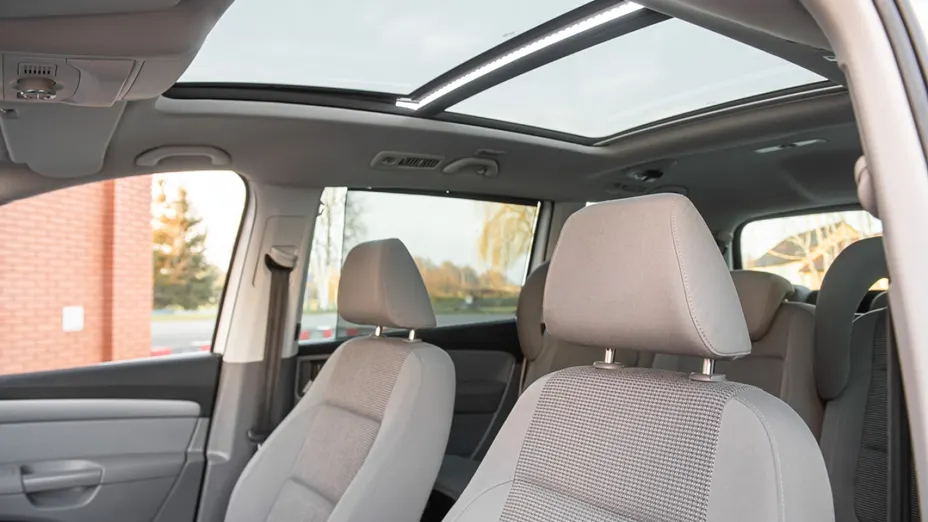 VOLKSWAGEN Sharan -