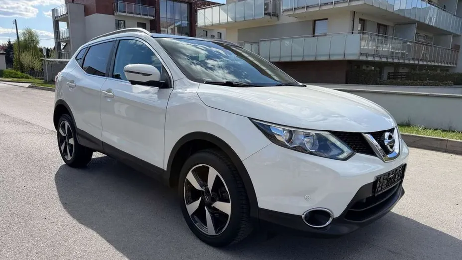 NISSAN Qashqai -
