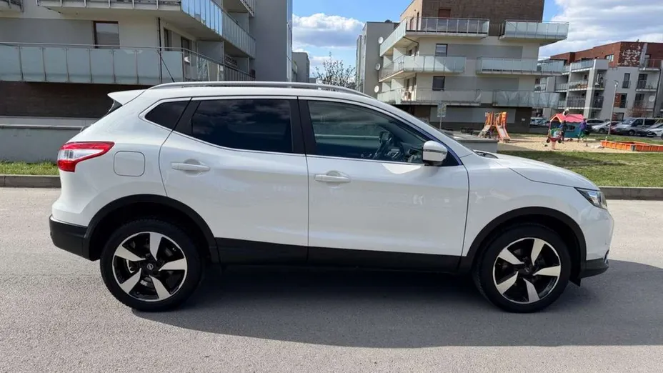 NISSAN Qashqai -