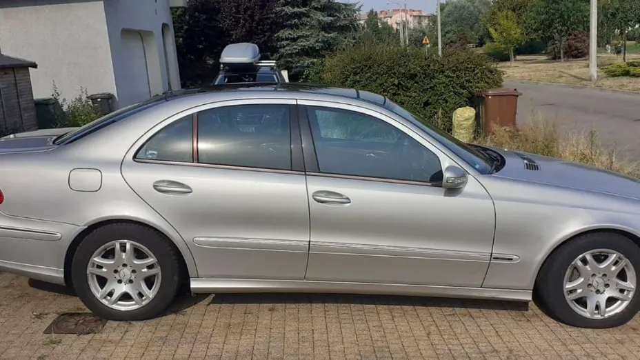MERCEDES-BENZ E Klasa -