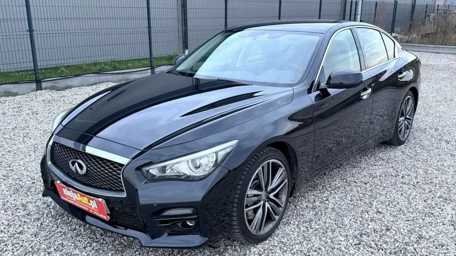 INFINITI Q50 -