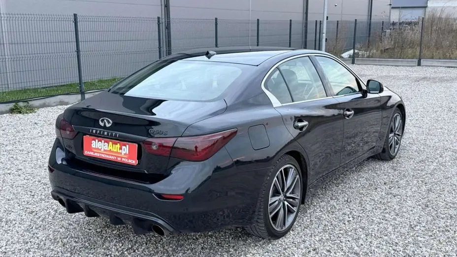 INFINITI Q50 -