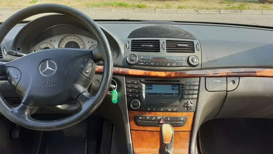MERCEDES-BENZ E Klasa -