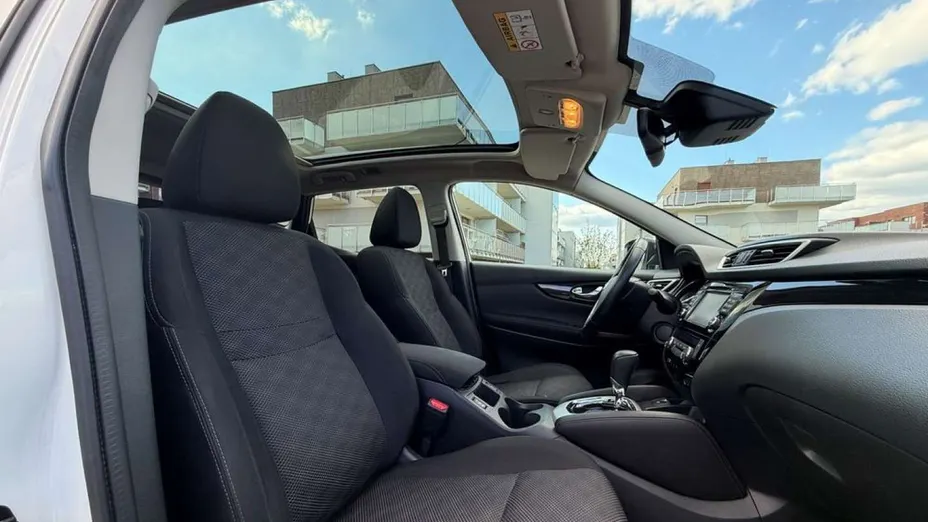 NISSAN Qashqai -