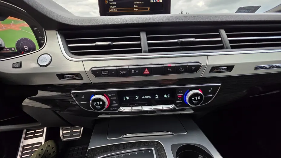 AUDI Q7 -
