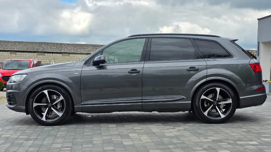 AUDI Q7 -