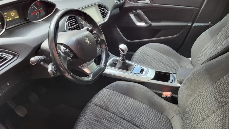 PEUGEOT 308 -