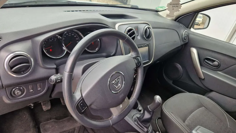DACIA Logan -