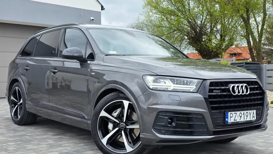 AUDI Q7 -
