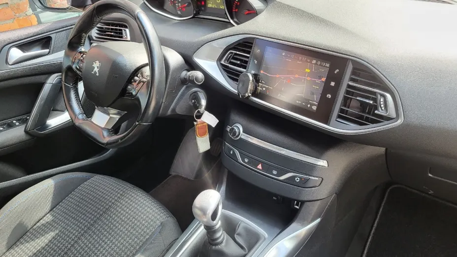 PEUGEOT 308 -