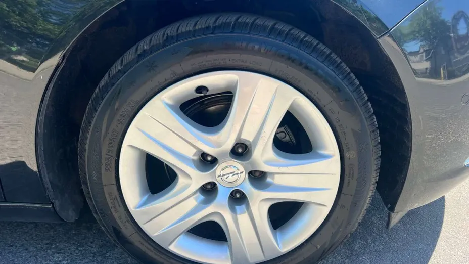 OPEL Insignia -