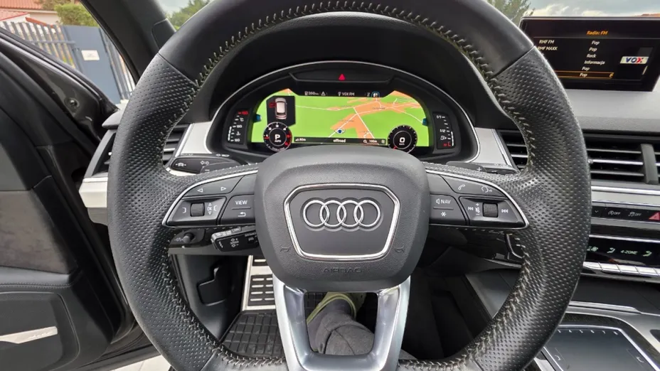 AUDI Q7 -