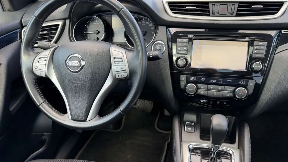 NISSAN Qashqai -