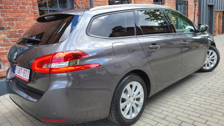 PEUGEOT 308 -