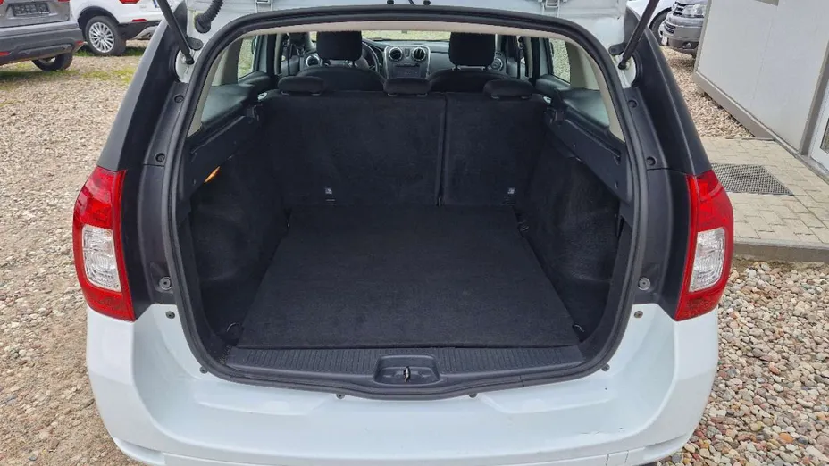 DACIA Logan -
